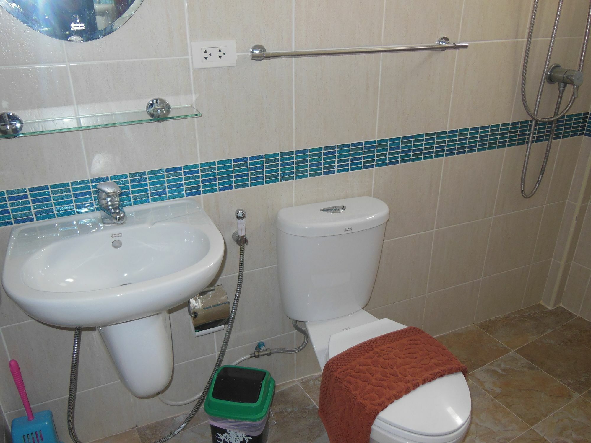 Boomerang Guesthouse And Bar Pattaya ภายนอก รูปภาพ