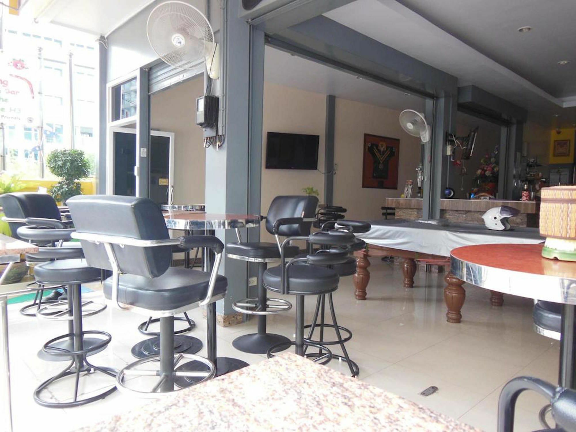 Boomerang Guesthouse And Bar Pattaya ภายนอก รูปภาพ