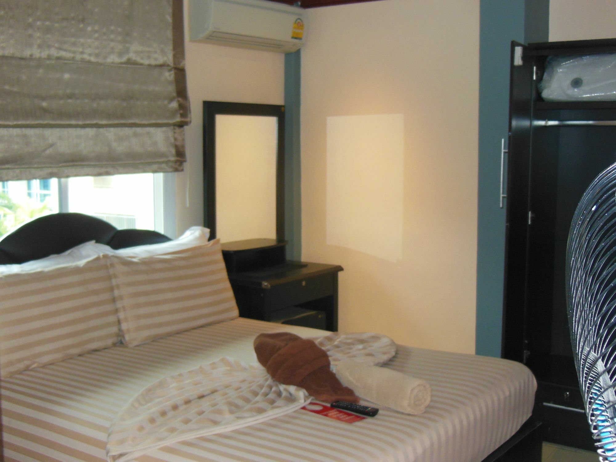 Boomerang Guesthouse And Bar Pattaya ภายนอก รูปภาพ