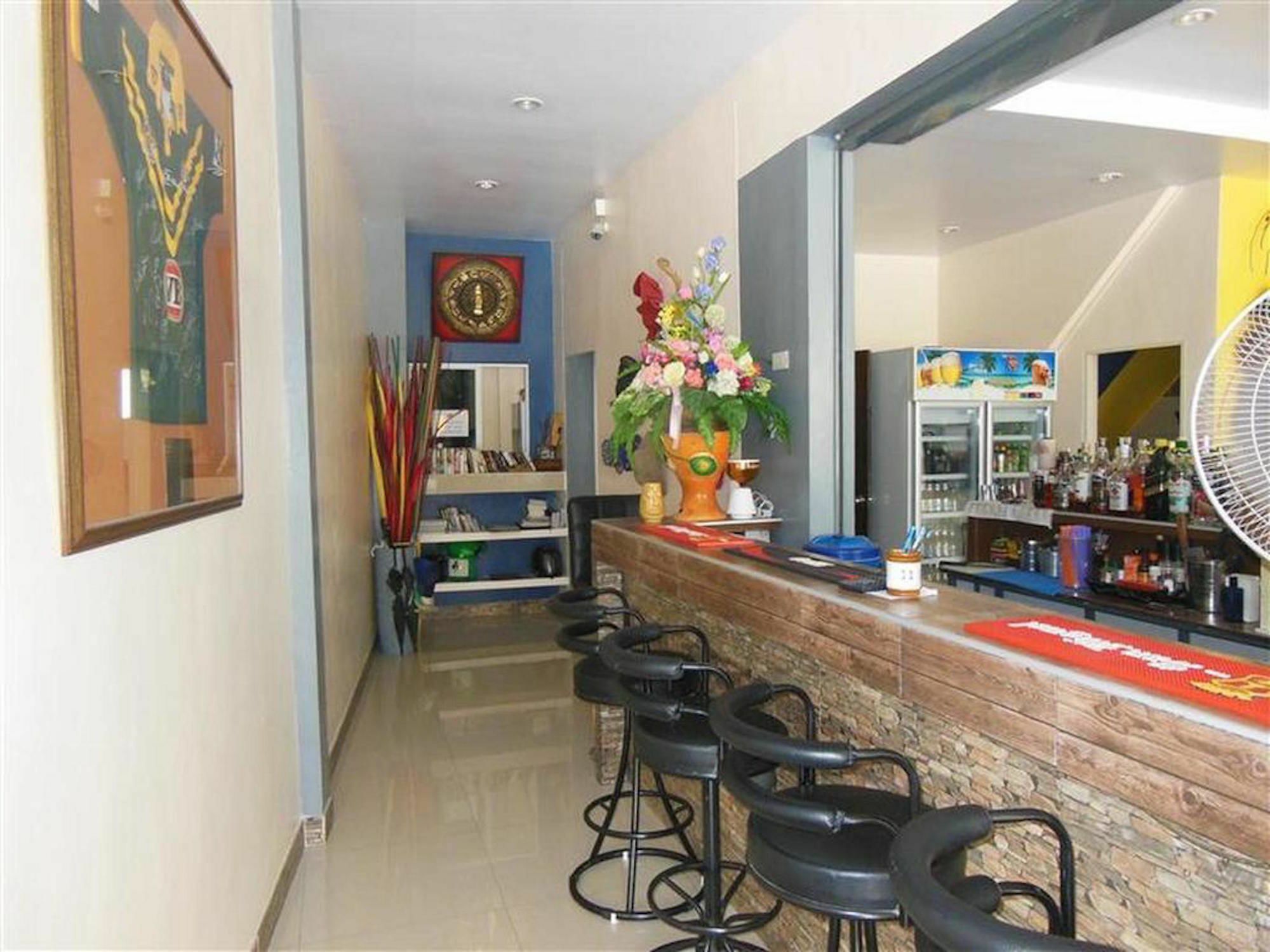 Boomerang Guesthouse And Bar Pattaya ภายนอก รูปภาพ