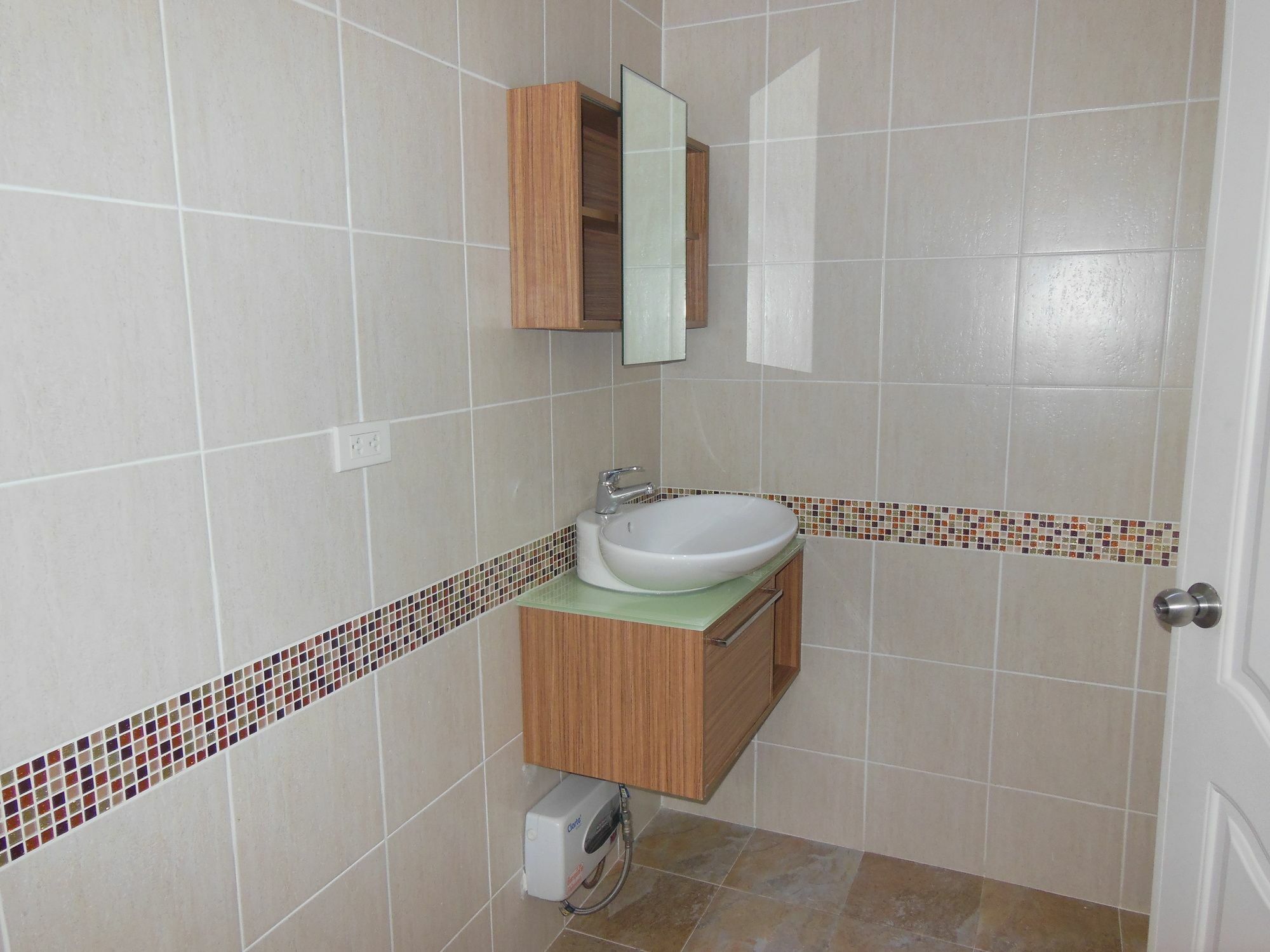 Boomerang Guesthouse And Bar Pattaya ภายนอก รูปภาพ
